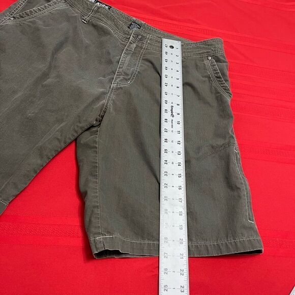 Kuhl Ramblr Dark Green Hiking Outdoor Utility Shorts Size 38 - Picture 4 of 10